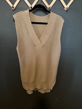 Longline Vneck Sweater vest